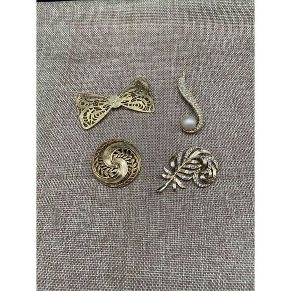 Vintage Bundle of 4 Broaches Pins Goldtone Stamped - Picture 2 of 12